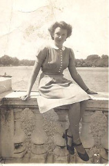 Mum 1947.jpeg